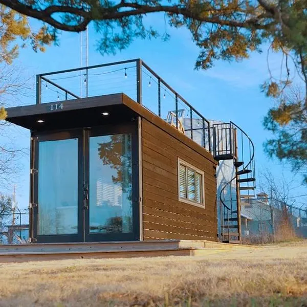 The Bluebonnet-Tiny Container Home Country Setting 12 min to Downtown，位于Bellmead的酒店