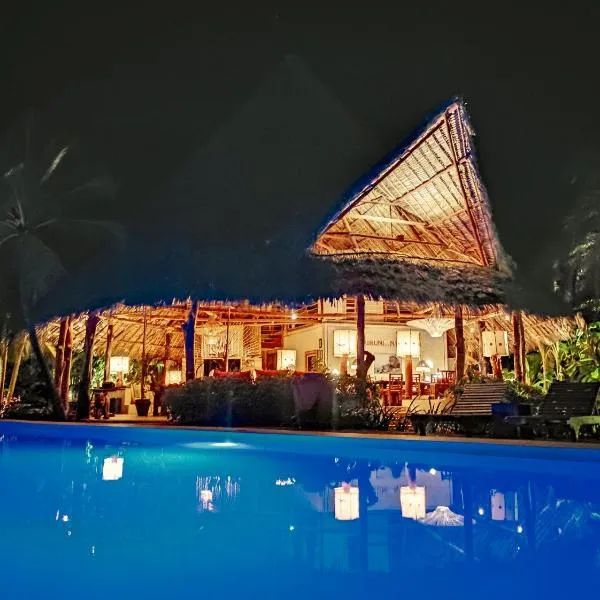Lions' Luxury Eco Resort & Spa，位于Che Shale Bay的酒店