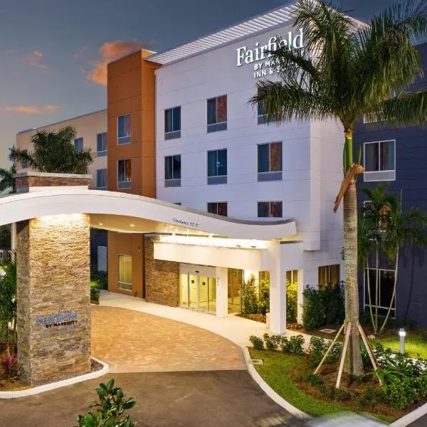 Fairfield by Marriott Inn & Suites Deerfield Beach Boca Raton，位于希尔斯伯勒海滩的酒店