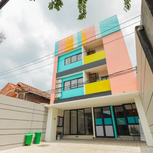 Sans Hotel Clover Ace Surabaya by RedDoorz，位于泗水的酒店