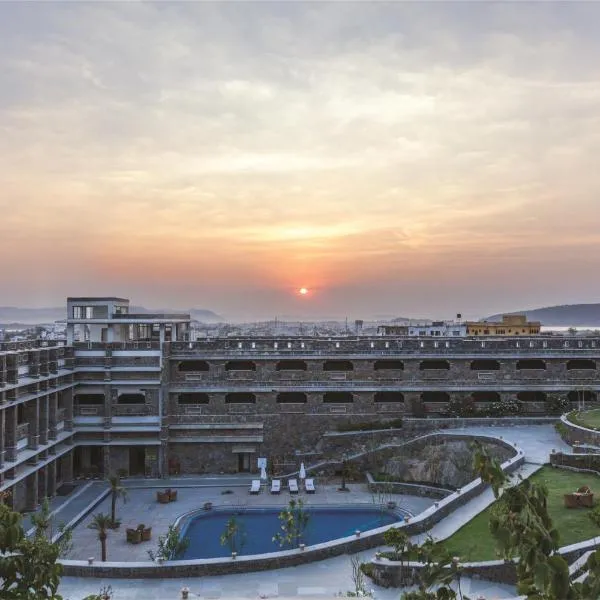 Ramada by Wyndham Udaipur Resort and Spa，位于乌代浦的酒店