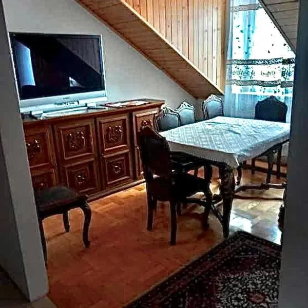 Pokój prywatny 4 osobowy ze wspólna kuchnia i łazienka，位于涅博鲁夫的酒店