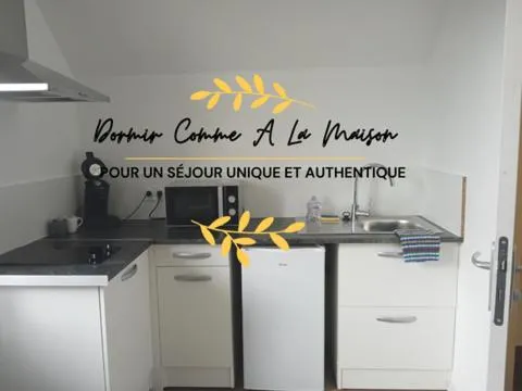 Bienvenue à Saint Julien De Vouvantes - Dormir Comme A La Maison，位于Le Vieux-Bourg的酒店