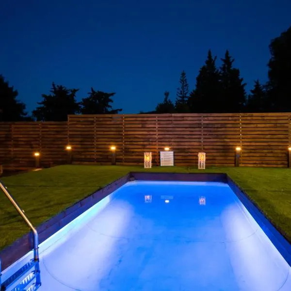 Villa Paulanelas - Nature Retreat Villa with Pool & Jacuzzi Offering Authentic Greek Hospitality By Villa Mana Gers，位于Gaïtánion的酒店
