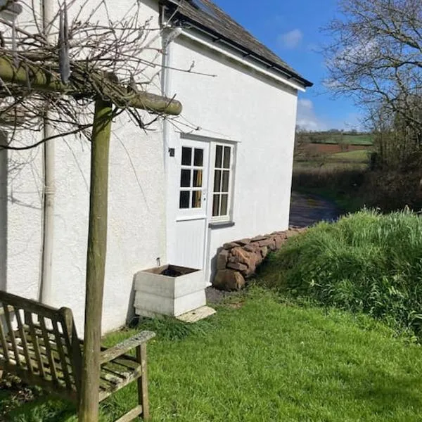 Rural Devon retreat in stunning Exe Valley.，位于Cheriton Fitzpaine的酒店