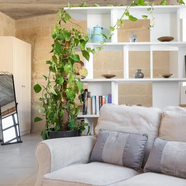 Roam Gozo - Studio Hamrija - Modern Cozy Tiny Home Set In Gozo's Oldest Village，位于休吉让的酒店