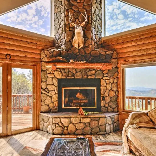 Stunning Log Cabin with Great Views, Firepit, Deck near Twain Hart，位于索诺拉的酒店