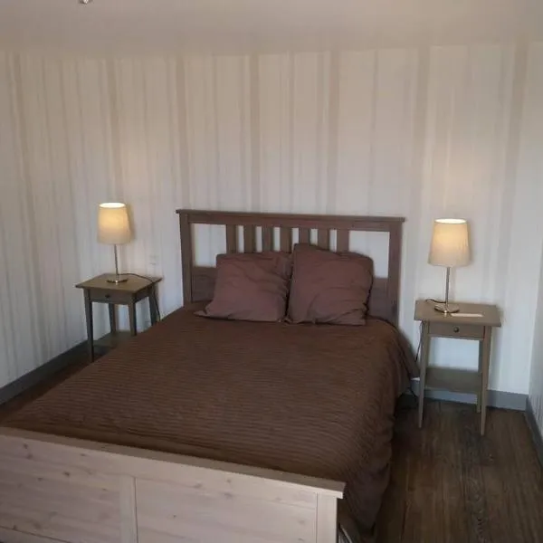 Logement avec deux chambres dans maison de village，位于Villars-Montroyer的酒店