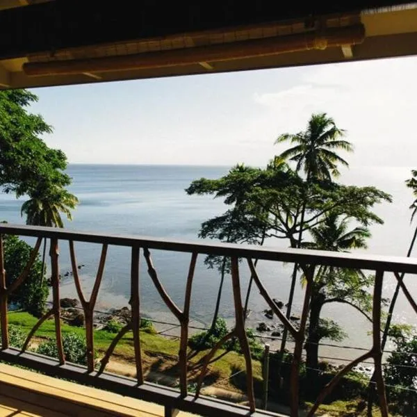 Beachfront Villa - Pod House, Private Plunge Pool，位于萨武萨武的酒店