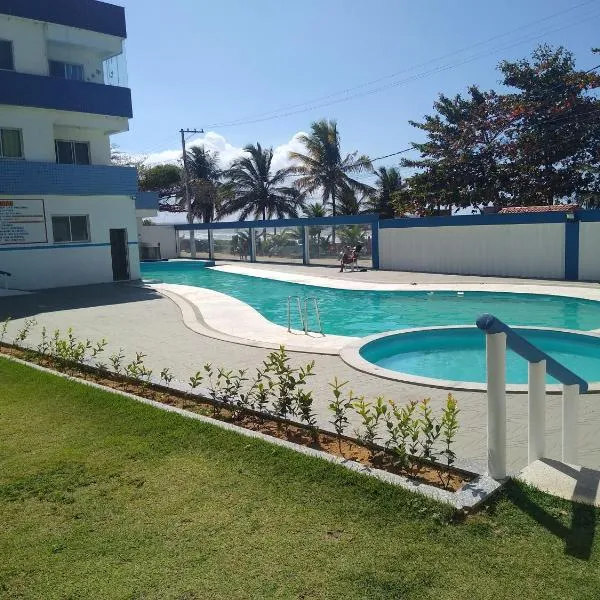 Cobertura vista para o mar e piscina，位于皮乌马的酒店