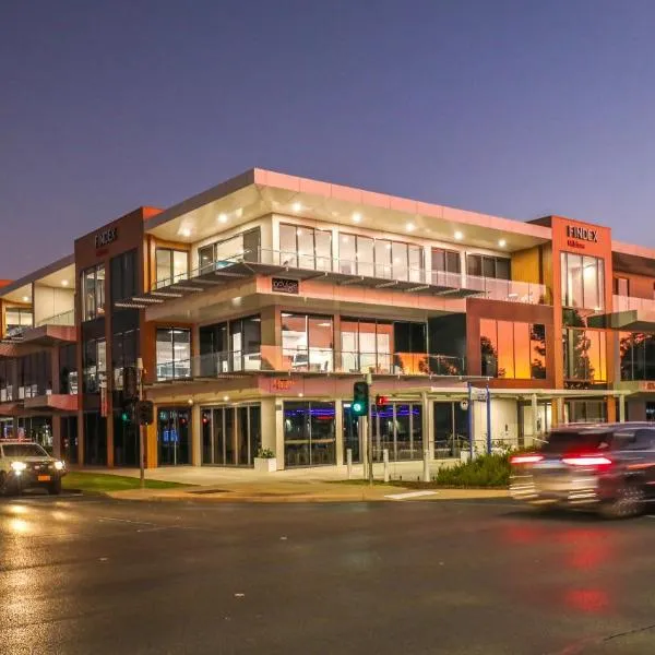 Indulge Apartments - City View Penthouses，位于米尔迪拉的酒店