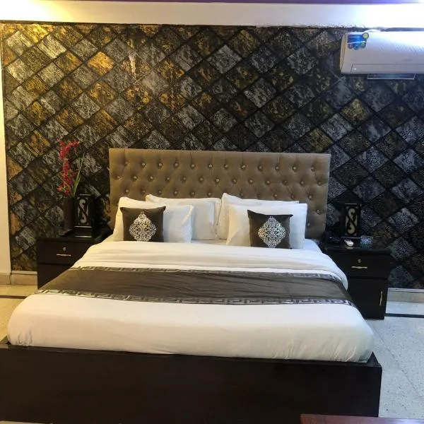 Muzaffarabad View Motel，位于Bānd Saman的酒店