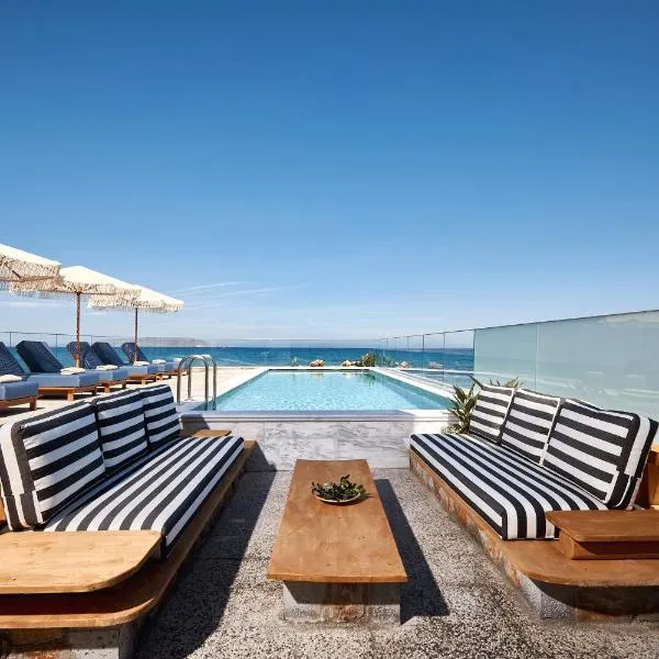 Rodo Seafront Villa with Heated private pool and jacuzzis by Volta Suites and Villas，位于库基尼坎尼奥的酒店