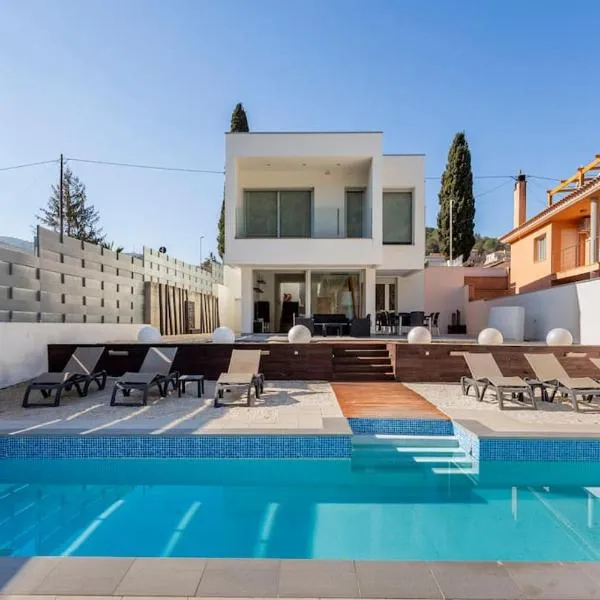 Exclusiva Villa de Lujo con piscina，位于卡涅利亚斯的酒店