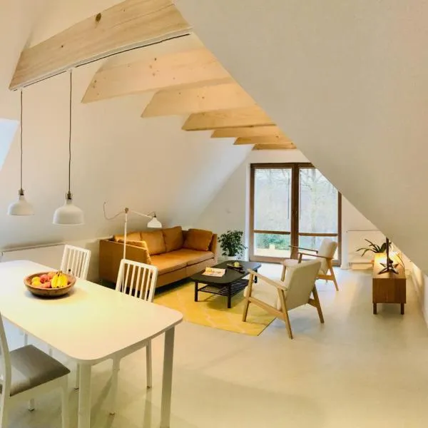 Moorblick! Große Dachwohnung mit Kamin und Sauna，位于Leck的酒店