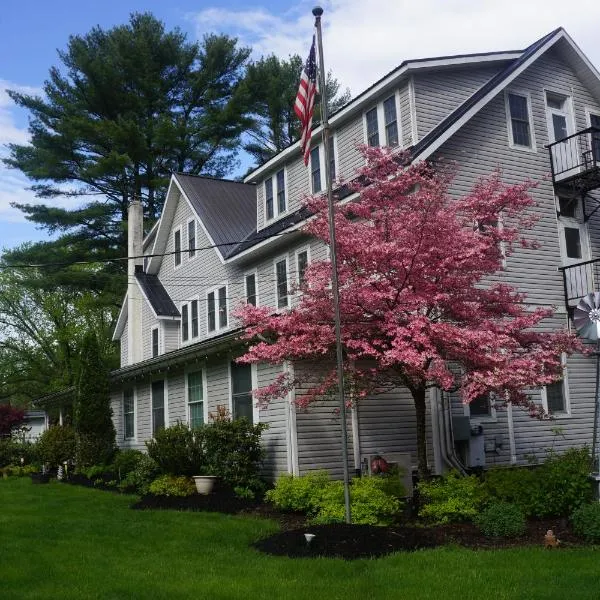 雾镇酒店，位于Pocono Country Place的酒店