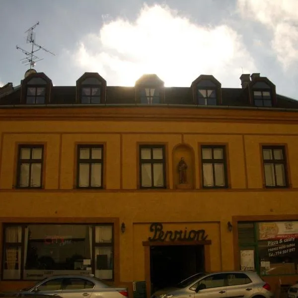 安东尼卡膳食公寓，位于Žárovice的酒店