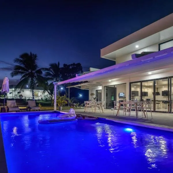 Ocean Breeze Cove - Luxury Retreat，位于El Ciruelito的酒店