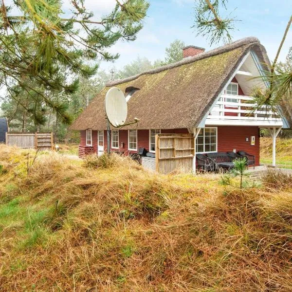 Modern Holiday Home in Rømø with Sauna，位于拉科克的酒店