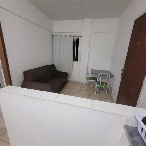 Espaçosa kitnet em itapua 10 min da praia.，位于维拉维尔哈的酒店