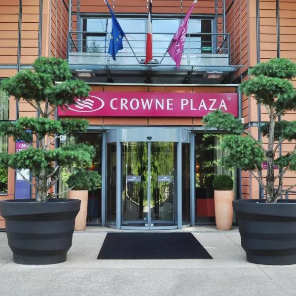 Crowne Plaza Lyon - Cité Internationale，位于利莫内的酒店