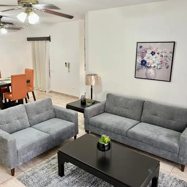 Apartamentos Villas del Sol，位于圣佩德罗苏拉的酒店