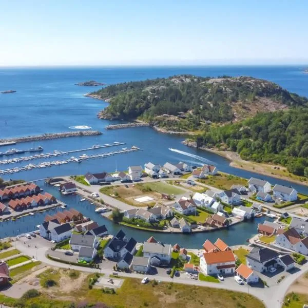 Apartment with boat，位于Svinøy的酒店