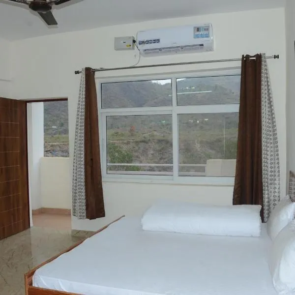 Shivalik Riverine Homestay and hotel，位于Dwārīkhāl的酒店