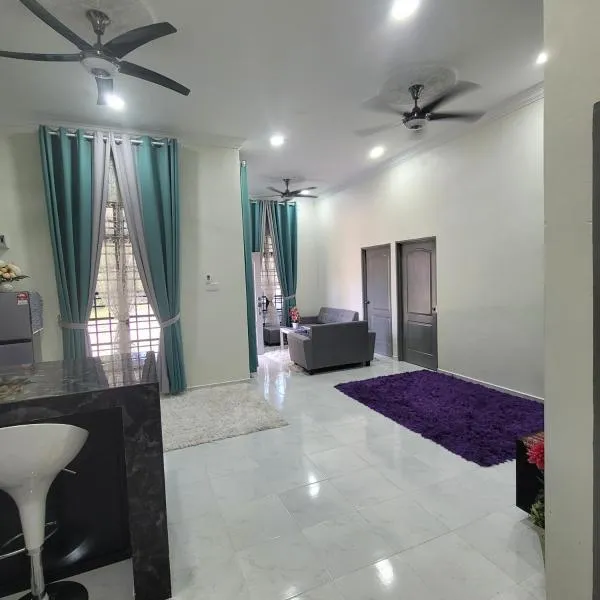 Homestay Cikgu Fatiah，位于哥打巴鲁的酒店