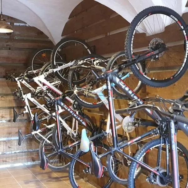 Cal Curpets - Bicicletas FREE，位于Agramunt的酒店