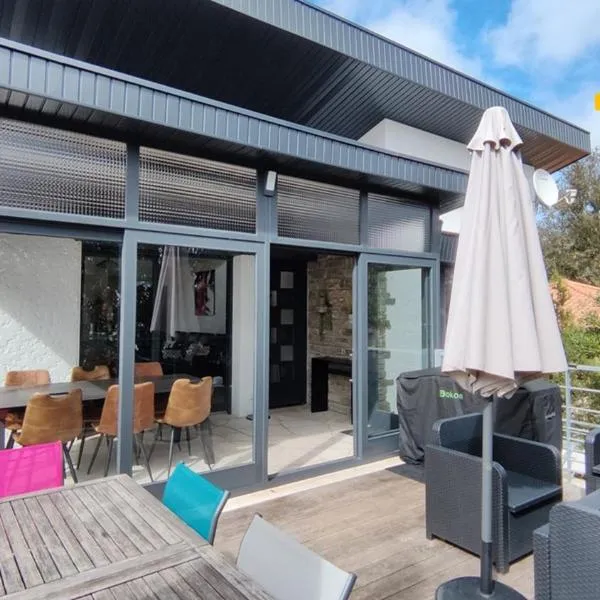 Villa Papillon***. Location appartement 1er étage.，位于龙斯莱班的酒店