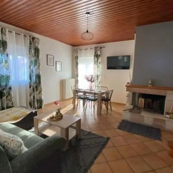 Laki's House Οροφοδιαμέρισμα με σοφίτα，位于Kríon Nerón的酒店