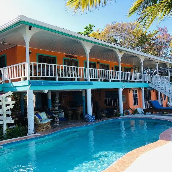 Coral Cove Inn，位于玛雅湾的酒店