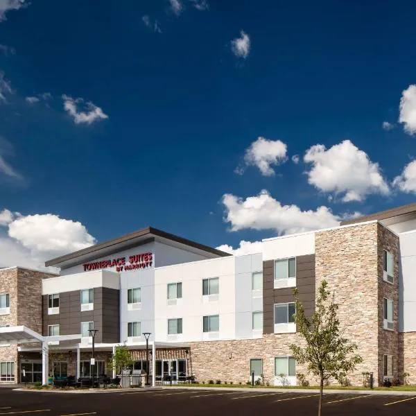 TownePlace Suites By Marriott Milwaukee West Bend，位于Campbellsport的酒店