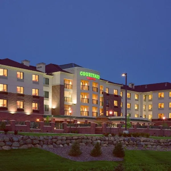 Courtyard by Marriott Madison East，位于Cottage Grove的酒店