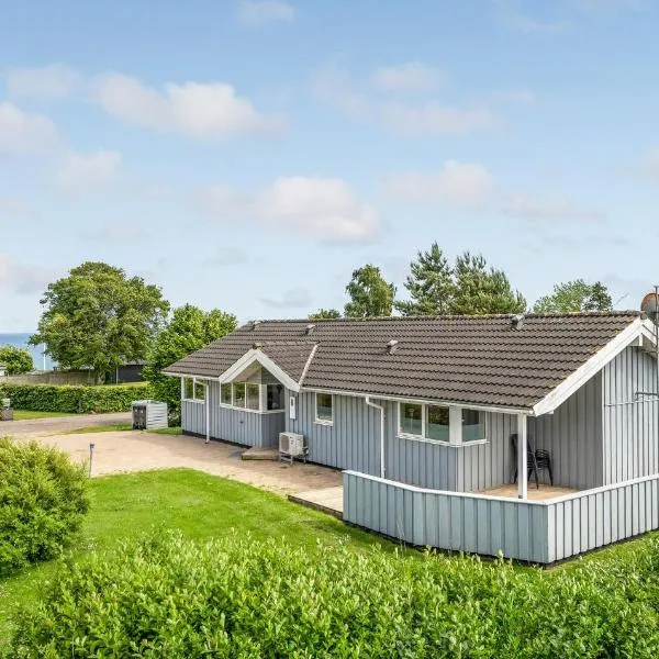4 Bedroom Gorgeous Home In Børkop，位于宝可波的酒店