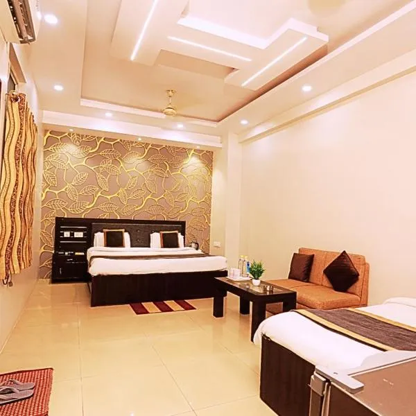 Hotel Nexus，位于Transport Nagar的酒店