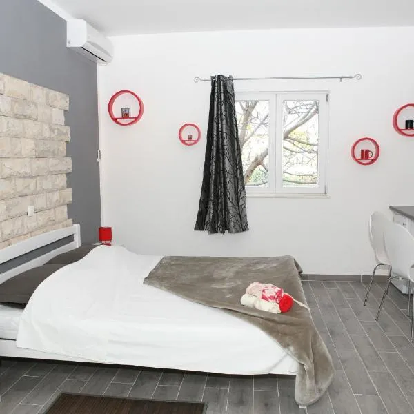 Apartments & Room Dijana，位于特罗吉尔的酒店