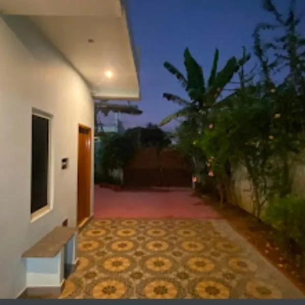 Family Guest House Pondicherry，位于Vānūr的酒店