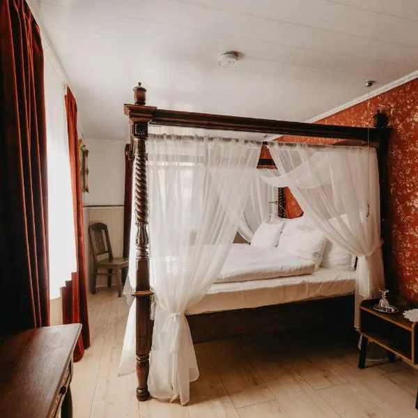 Altes Häusle am Waschbach - Historisches Häuschen mit Privat Spa & Sauna，位于埃登科本的酒店