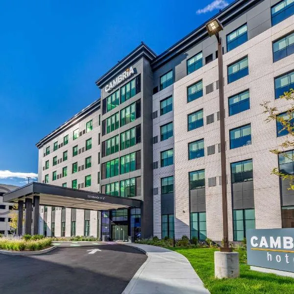 Cambria Hotel New Haven University Area，位于Orange的酒店