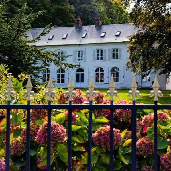 罗马尔城堡旅馆 - 百德索姆河德，位于Franleu的酒店