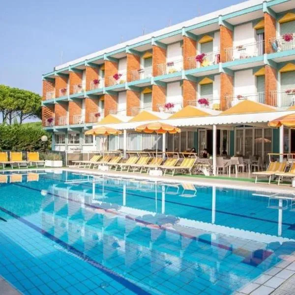 棕榈滩酒店，位于伊拉克里亚马勒的酒店