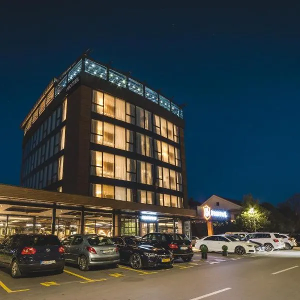 Bristol Hotel Podgorica，位于Tuzi的酒店