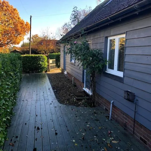 Converted Countryside Barn，位于纽伯里的酒店