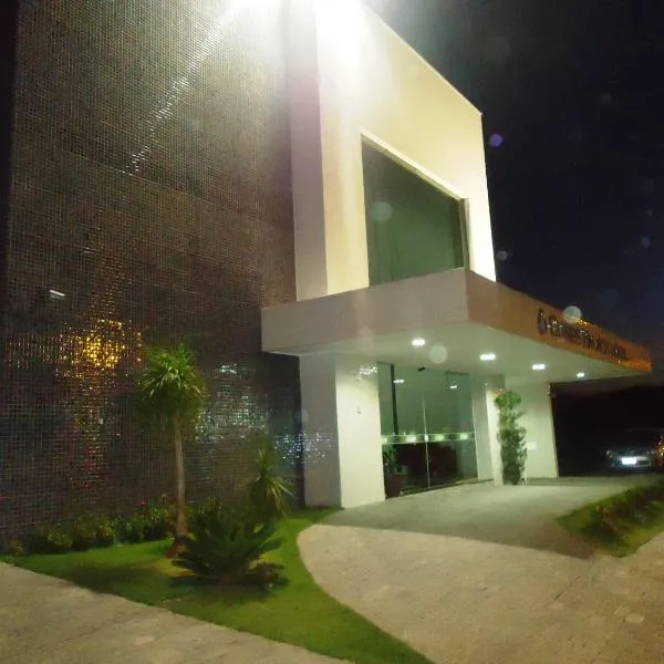 Guines Palace Hotel，位于帕特罗西尼乌的酒店