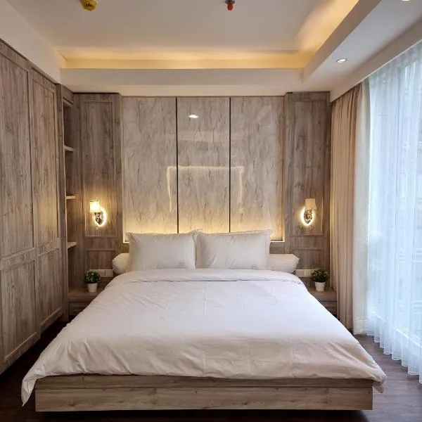New! Luxury Landmark Residence Apartment 2+1BR 96m，位于万隆的酒店