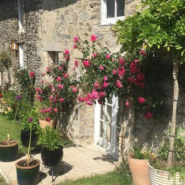 Chez Thomas 7 Route du Monde Ancien，位于Saint-Georges-dʼAunay的酒店