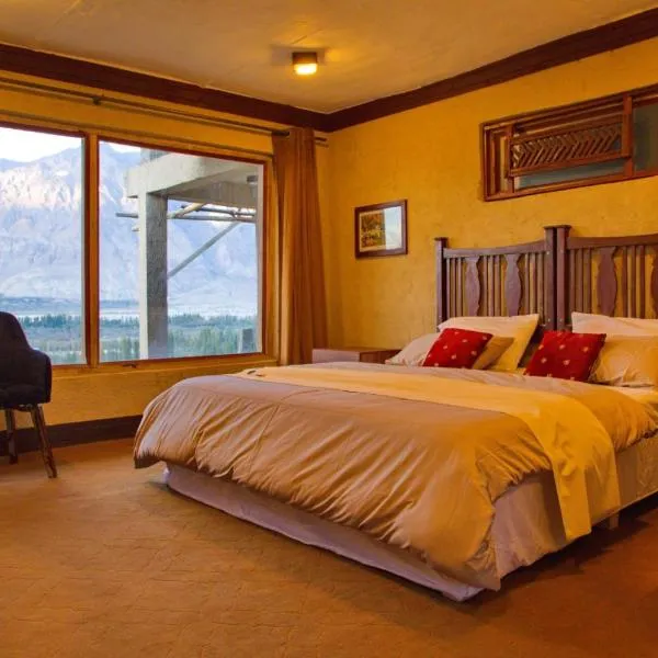 Baltistan Fort Skardu Resort，位于Ponedas的酒店