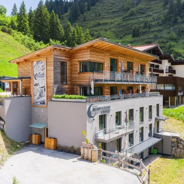 Mondschein Hotel & Chalet Ski-In Ski-Out Luxus am Arlberg，位于施图本阿尔贝格的酒店